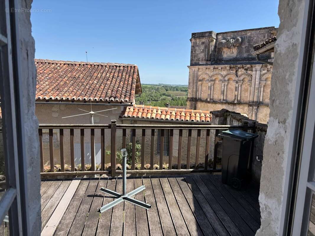 Maison à AUBETERRE-SUR-DRONNE