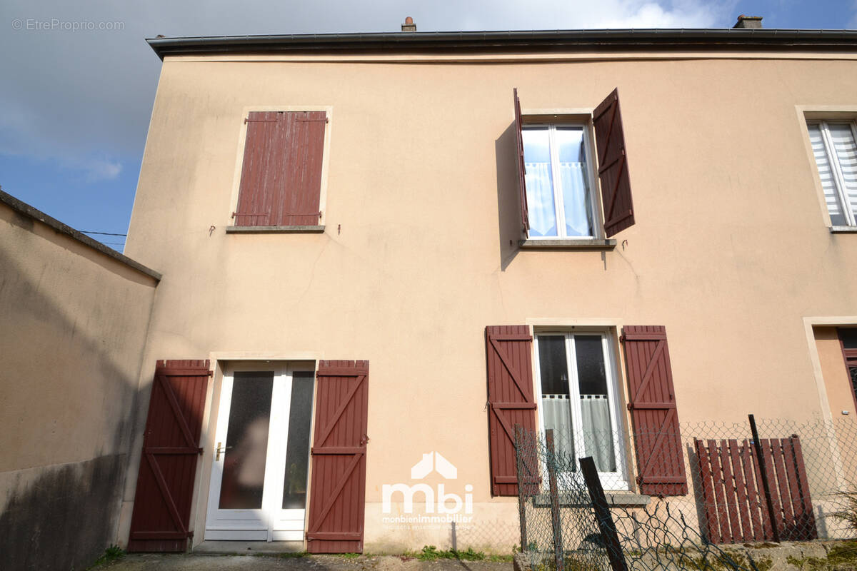 Maison à SURVILLIERS