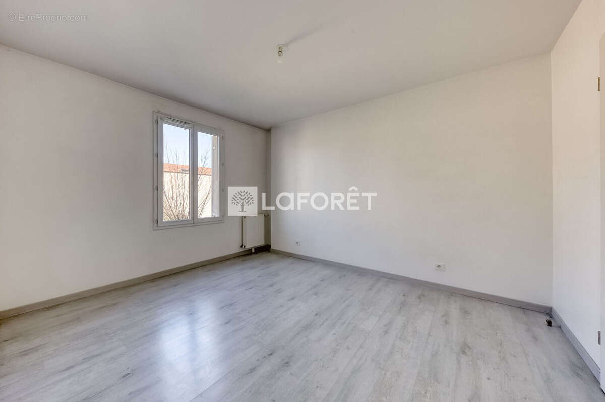 Appartement à LA QUEUE-EN-BRIE