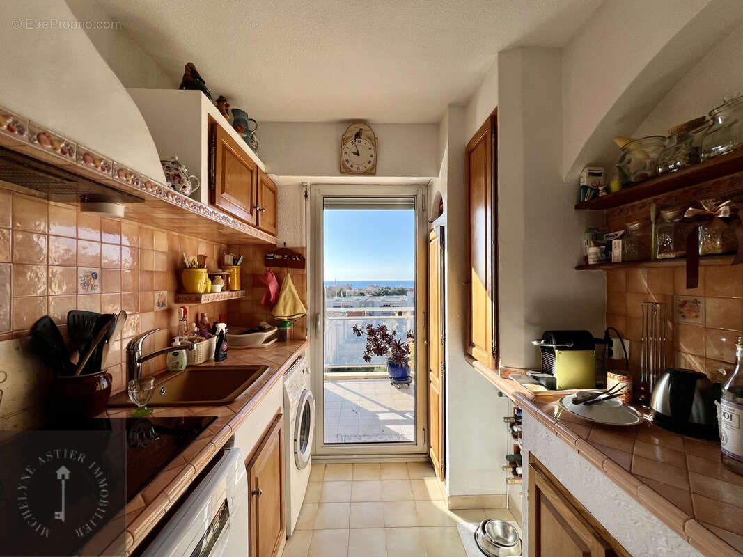 Appartement à SAINT-LAURENT-DU-VAR