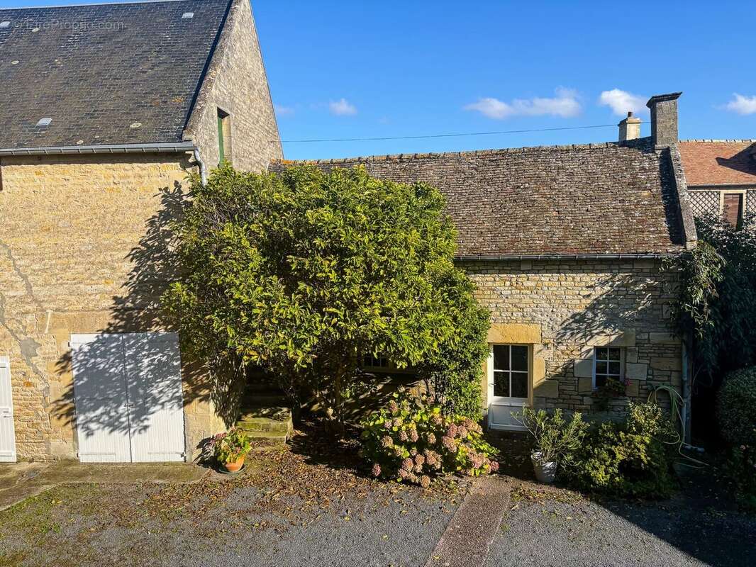 Maison à COURSEULLES-SUR-MER