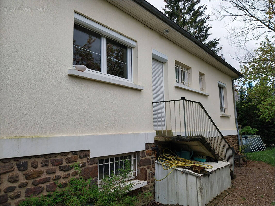 Maison à CONLIE