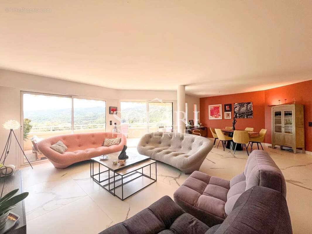 Appartement à MANDELIEU-LA-NAPOULE