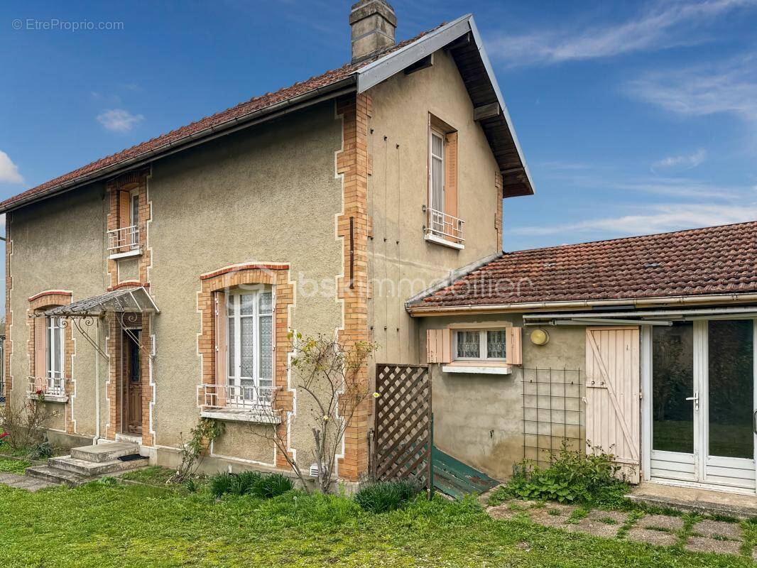 Maison à AIX-EN-OTHE