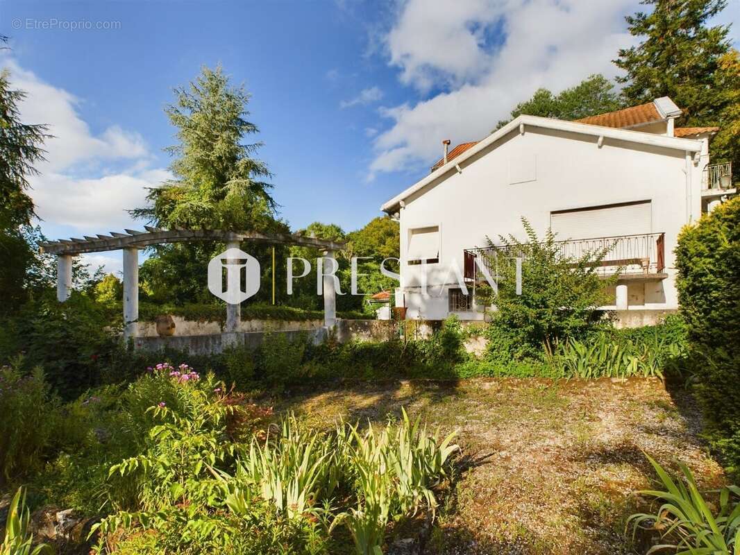 Maison à CENAC