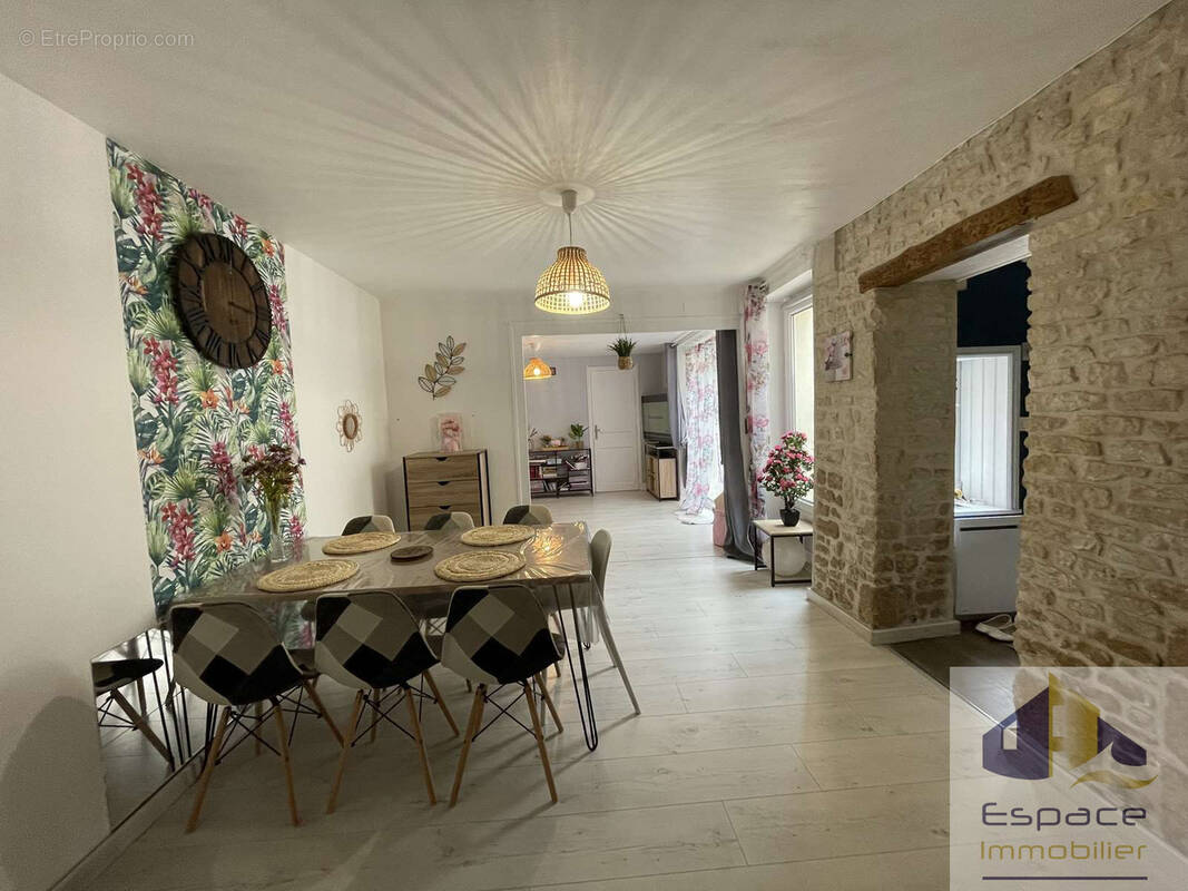 Maison à AIGREFEUILLE-D&#039;AUNIS