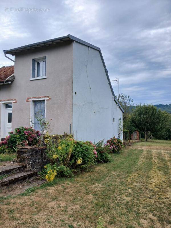 Maison à SAINT-SULPICE-LAURIERE