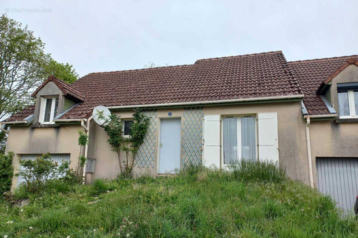 Maison à VARZY
