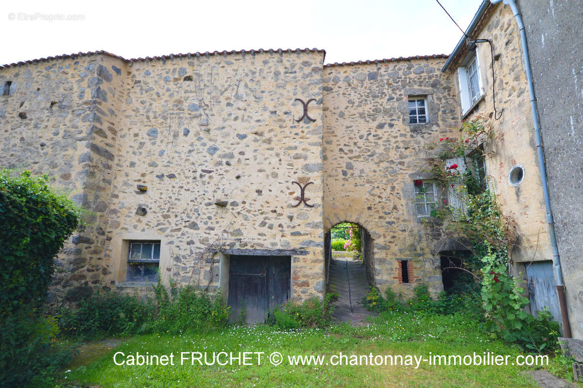 Maison à POUZAUGES