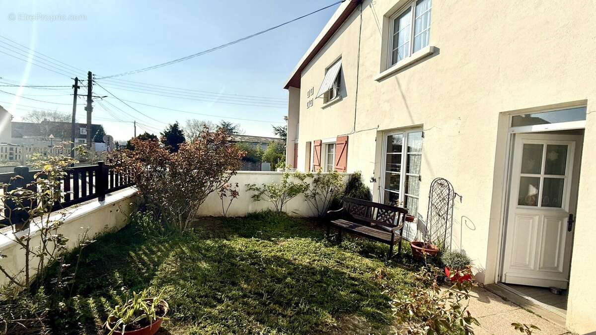 Maison à BOUAFLE