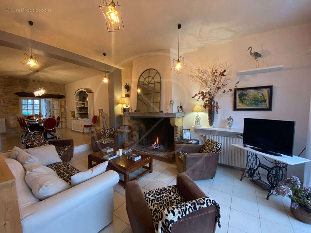 Maison à GENSAC