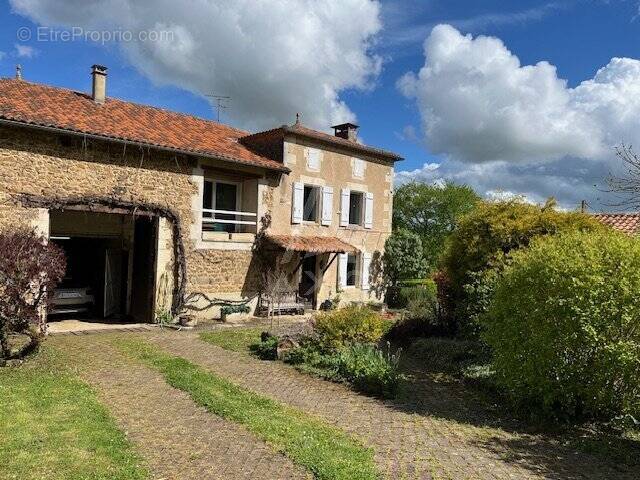 Maison à LA ROCHEFOUCAULD