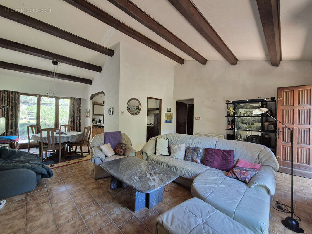 Maison à ARTIGNOSC-SUR-VERDON