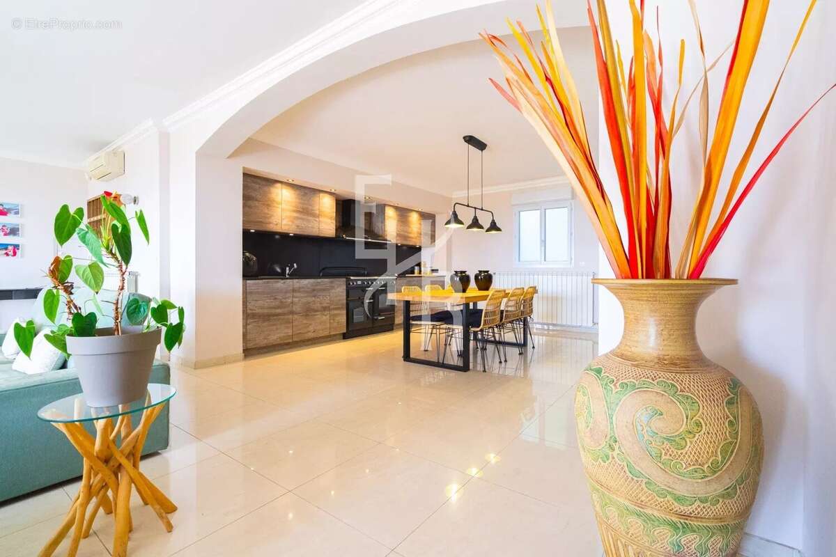 Maison à MOUGINS