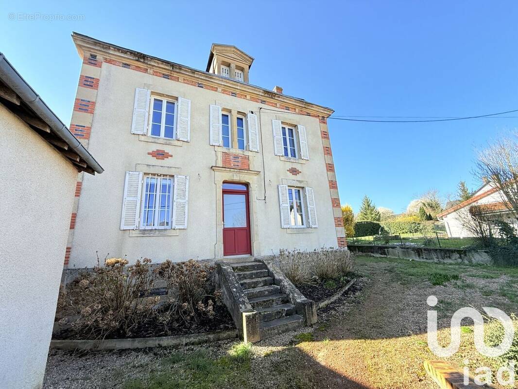 Photo 1 - Maison à MOULINS-ENGILBERT