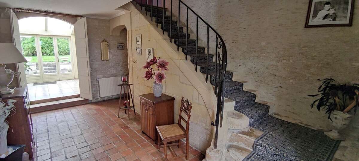 Maison à ARGENCES