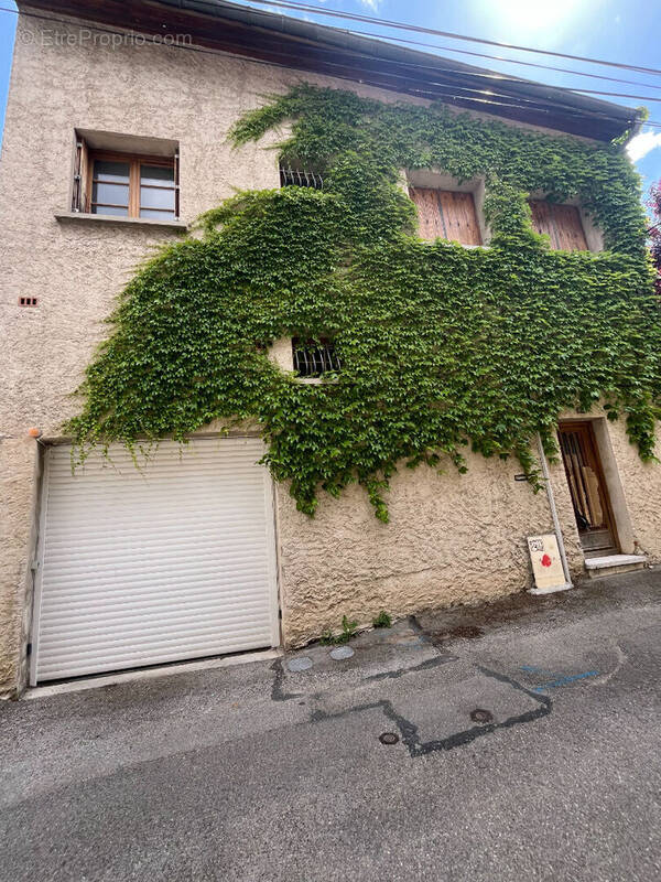 Appartement à SERRIERES