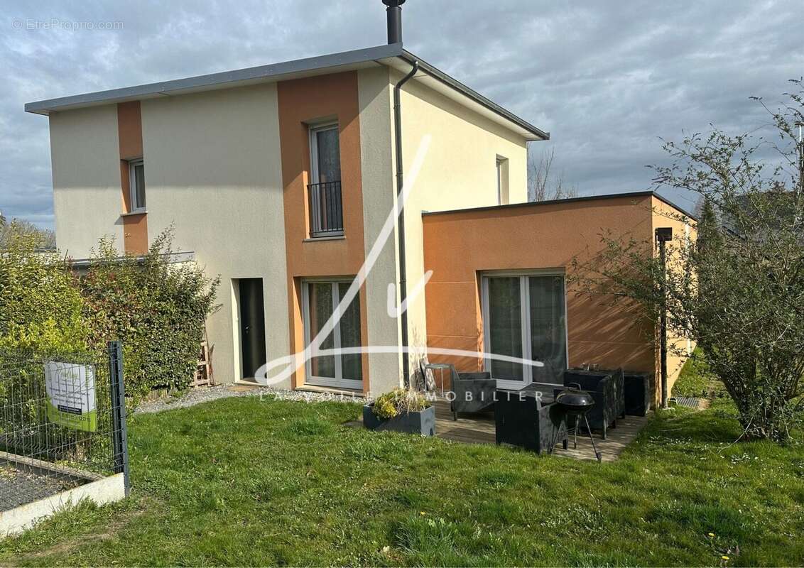 Maison à FLEURY-SUR-ORNE