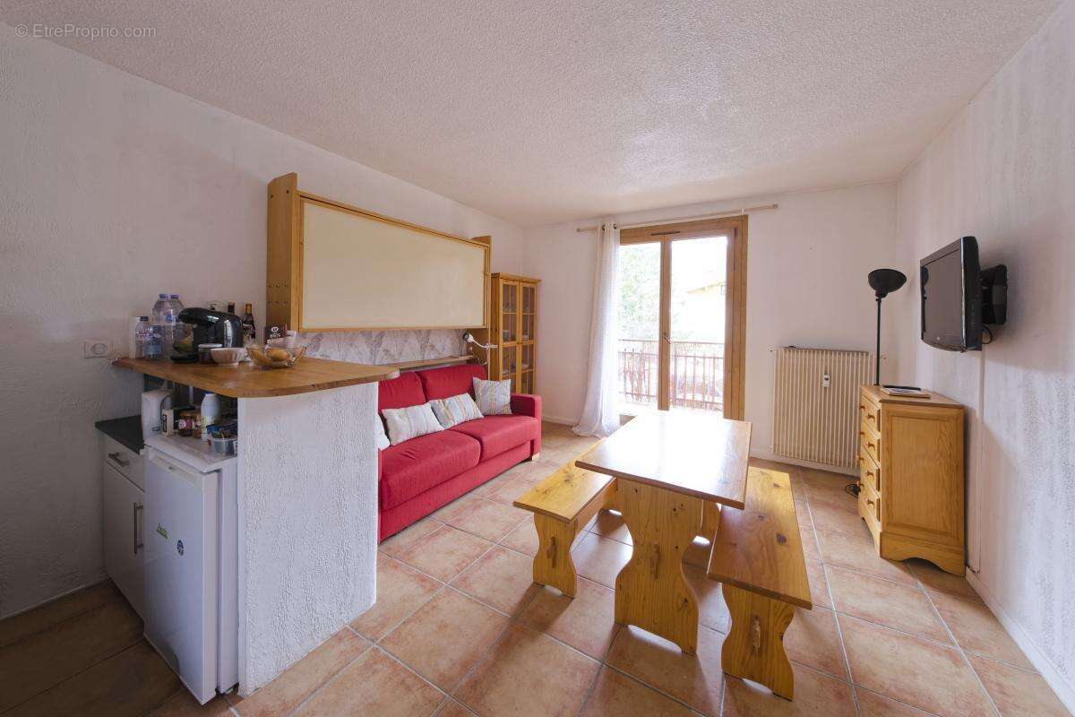 Appartement à SAINT-ETIENNE-DE-TINEE