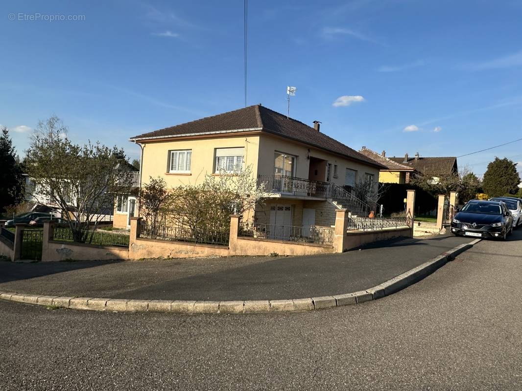 Maison à PUTTELANGE-AUX-LACS