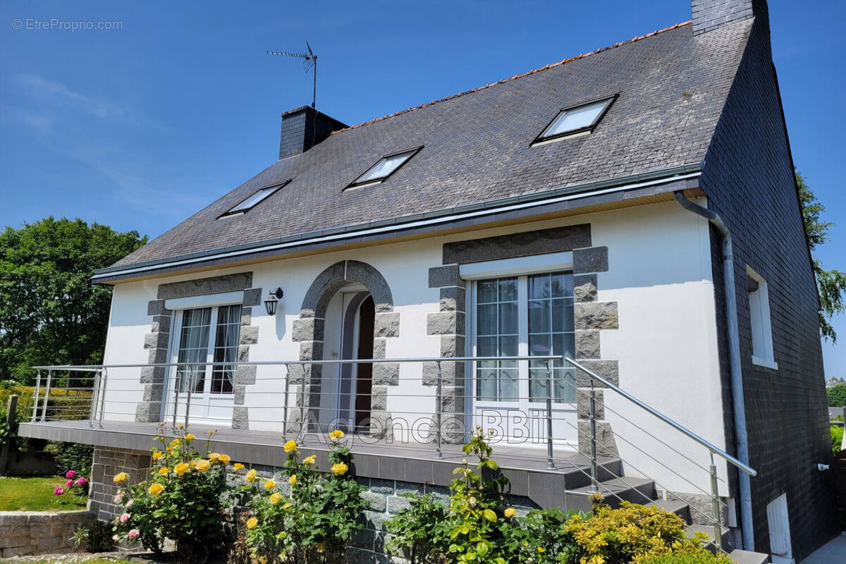 Maison à QUINTIN