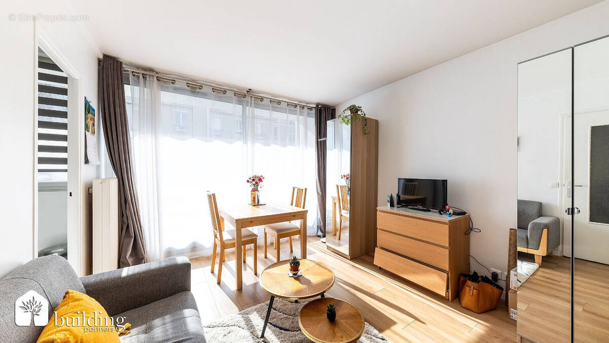 Appartement à COURBEVOIE