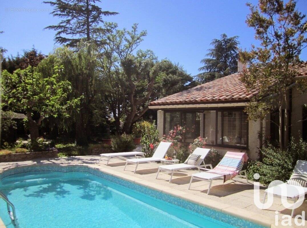 Photo 1 - Maison à ROBION