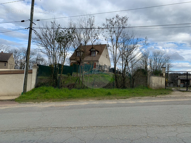 Terrain à LINAS