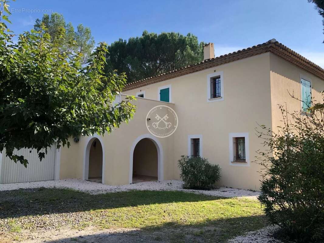 Maison à BAGNOLS-EN-FORET