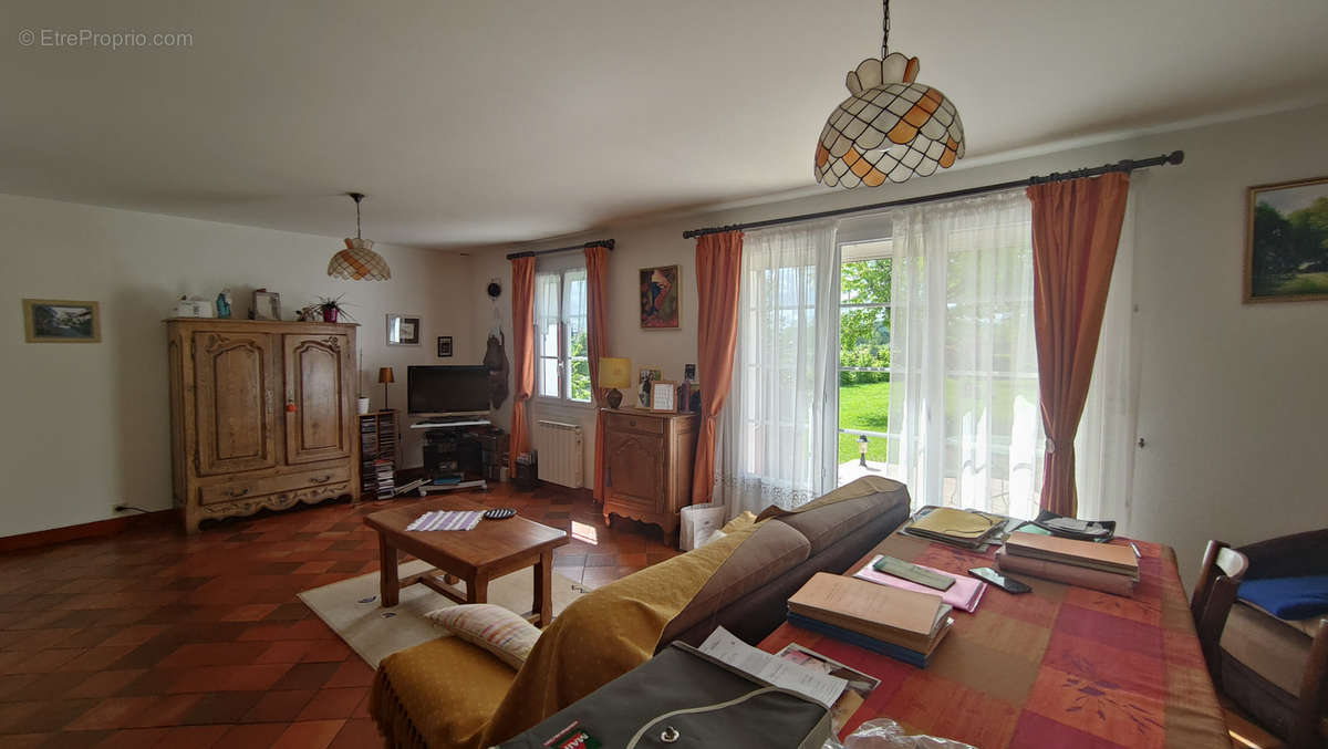 Maison à ONS-EN-BRAY