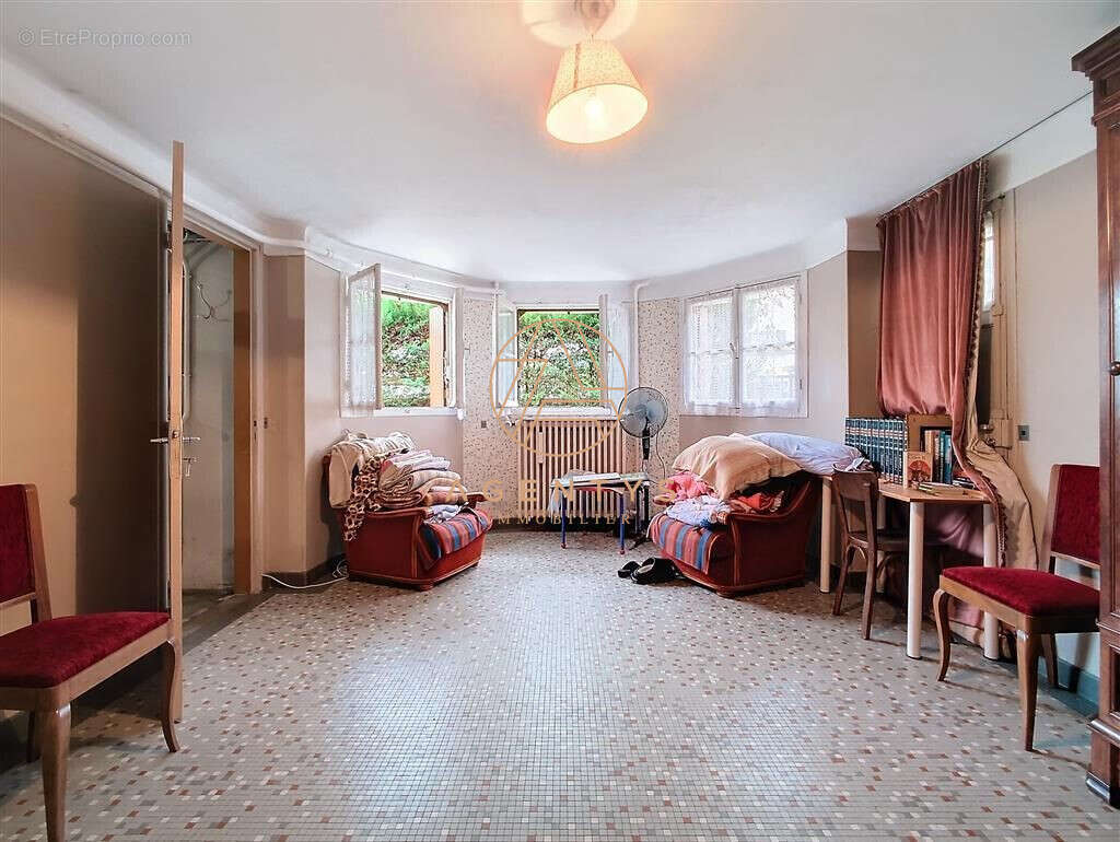 Maison à SAINT-MAUR-DES-FOSSES