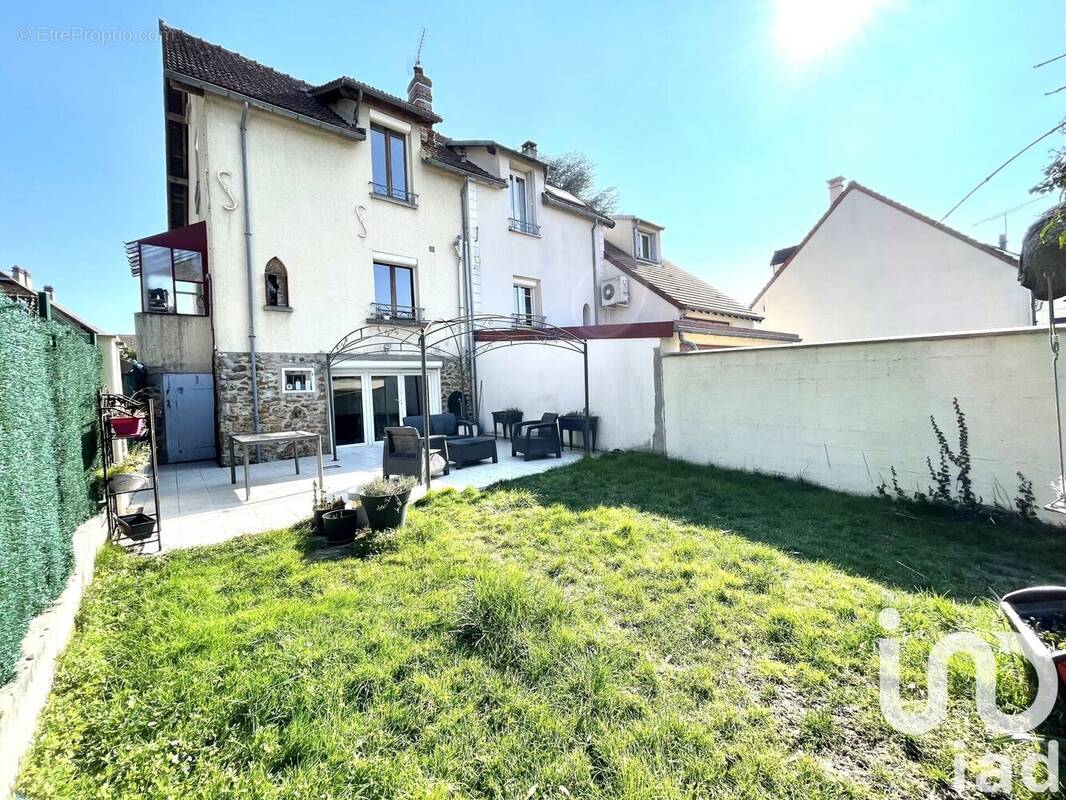 Photo 1 - Maison à MENNECY