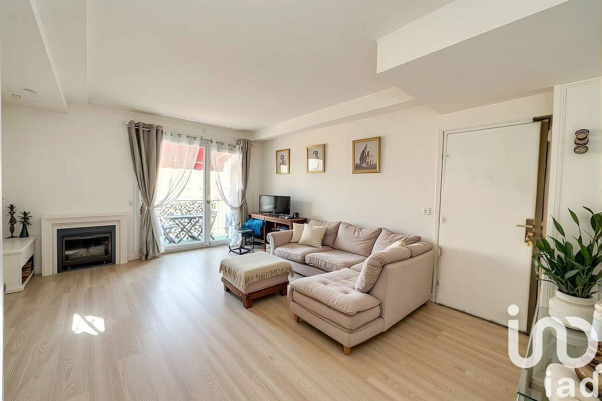Photo 1 - Appartement à SAINT-FARGEAU-PONTHIERRY