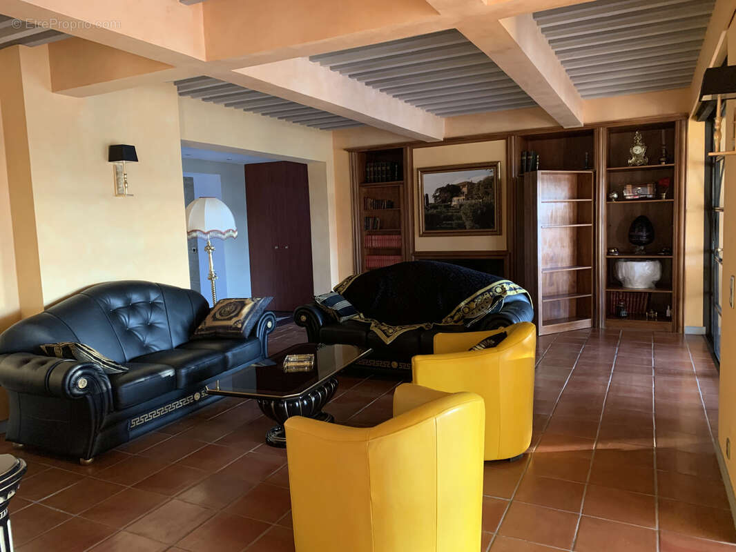 Maison à LE CASTELLET