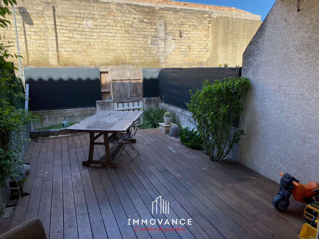 Appartement à MAUGUIO