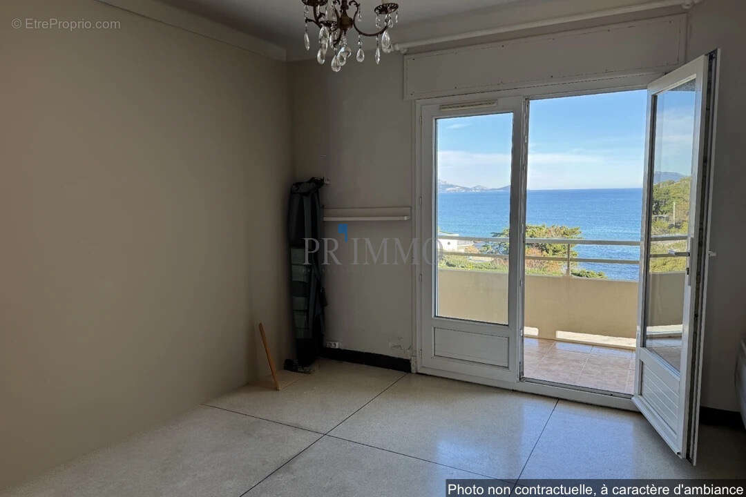 Appartement à ROQUEBRUNE-SUR-ARGENS
