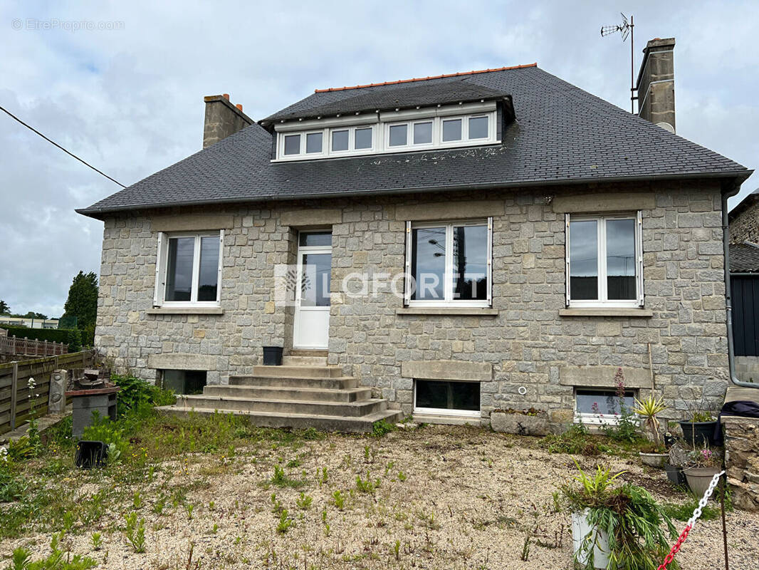 Maison à LEZARDRIEUX