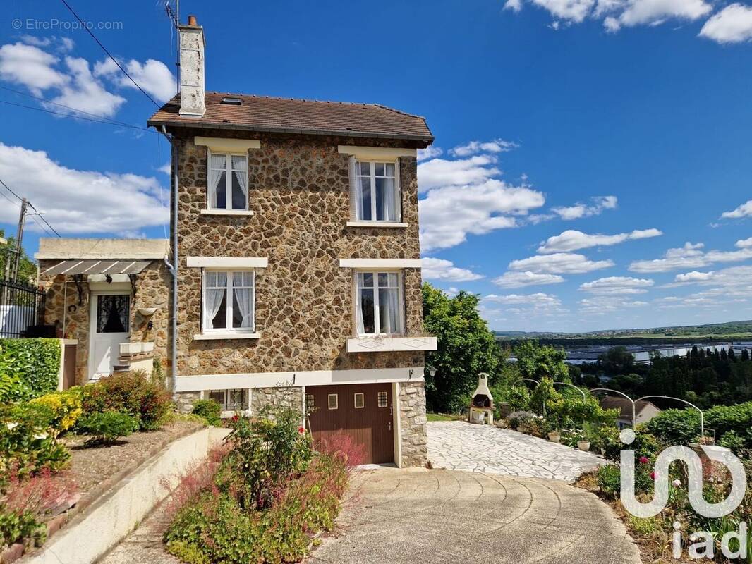 Photo 1 - Maison à JUZIERS