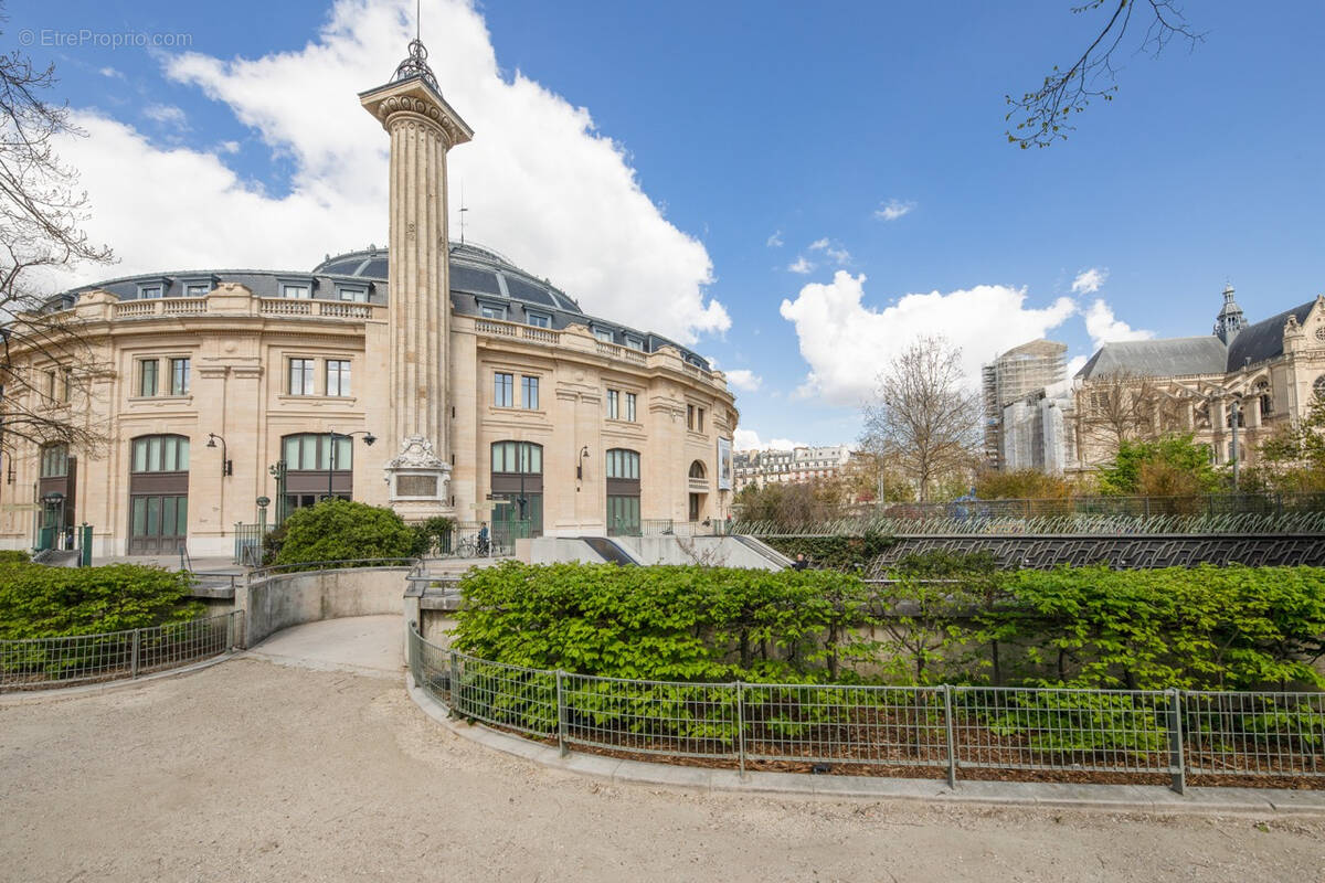 Appartement à PARIS-1E