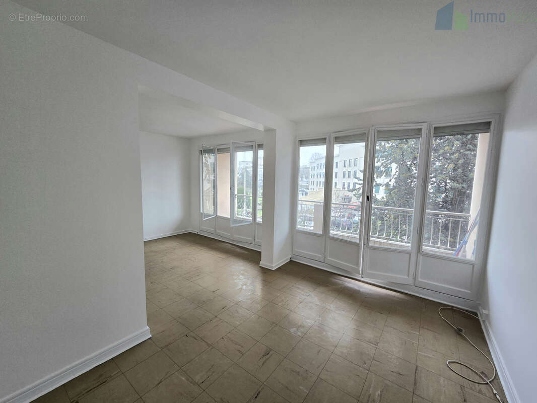 Appartement à LYON-8E