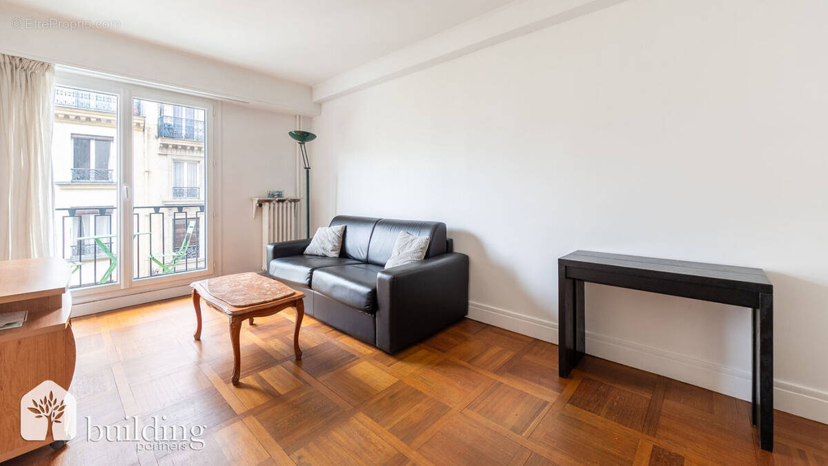 Appartement à PARIS-17E