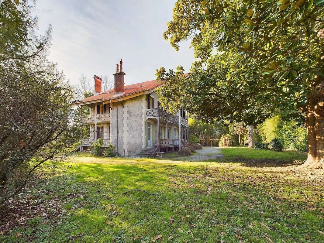 Maison à PINEUILH