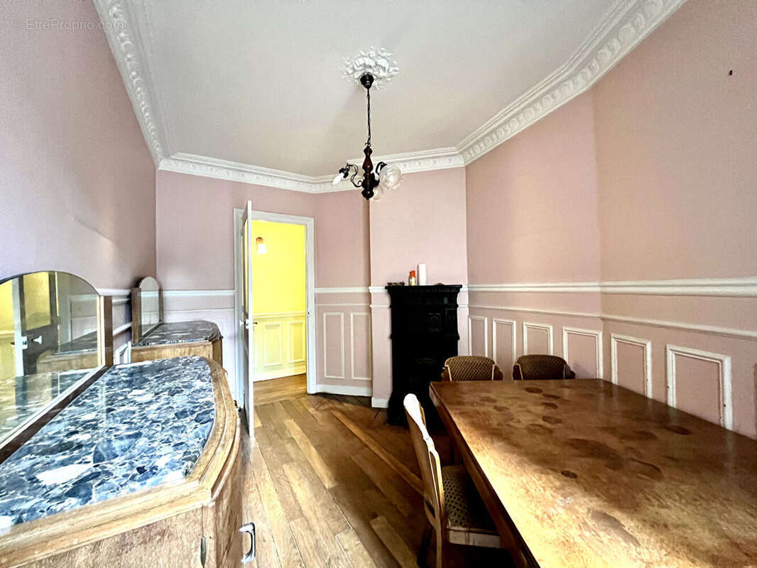 Appartement à PARIS-18E