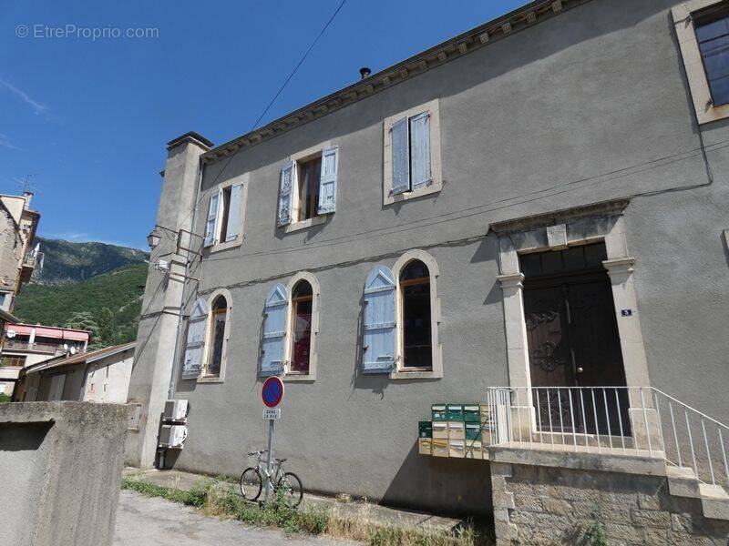 Appartement à SERRES