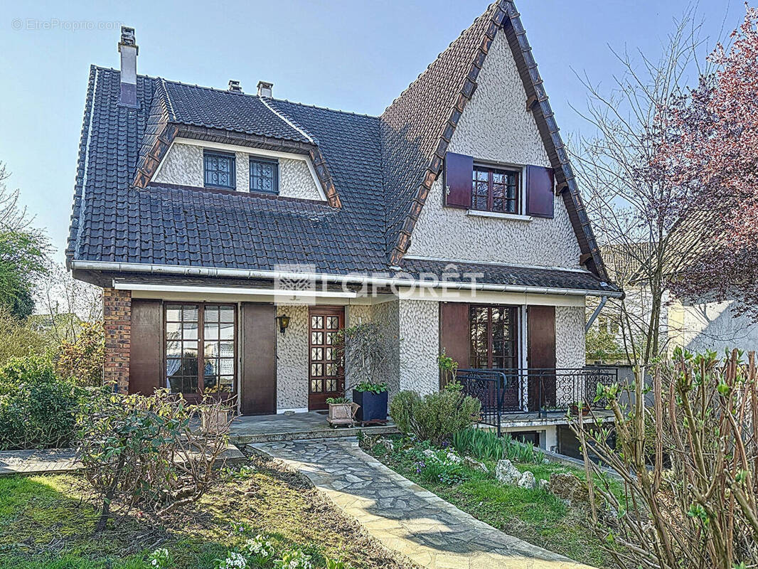 Maison à CHAMPIGNY-SUR-MARNE