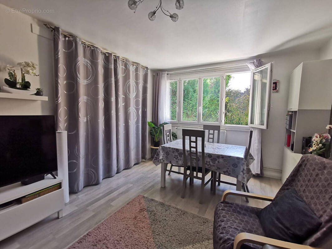 Appartement à EPERNON