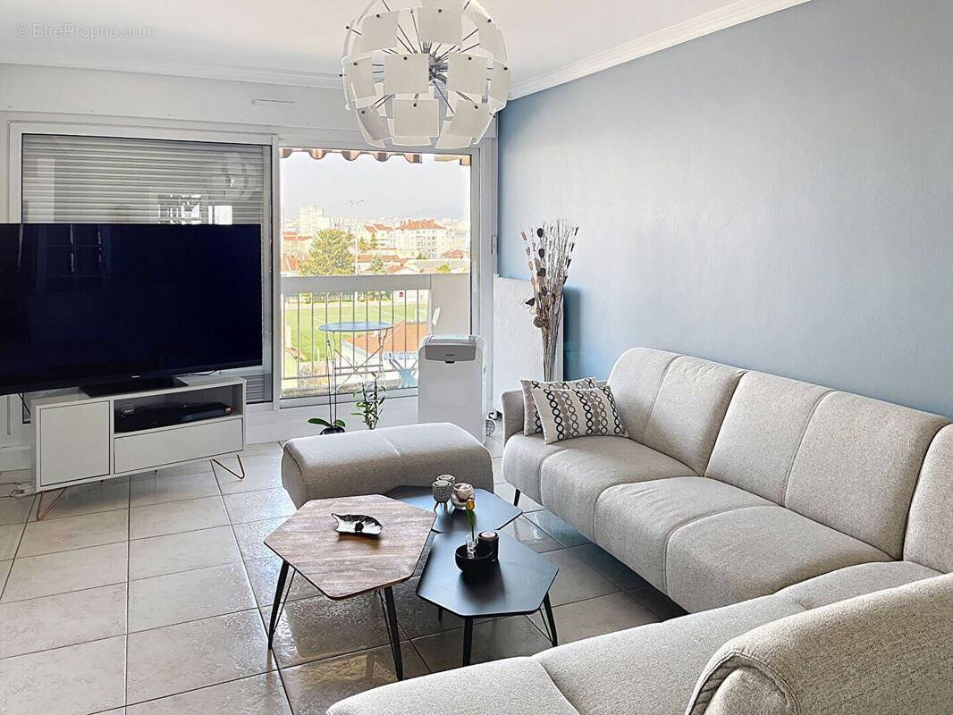 Appartement à LYON-8E
