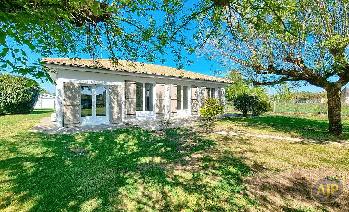 Maison à IZON