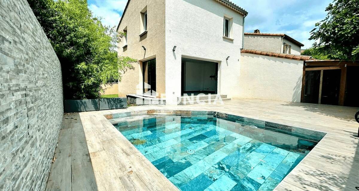 Maison à COURNONSEC