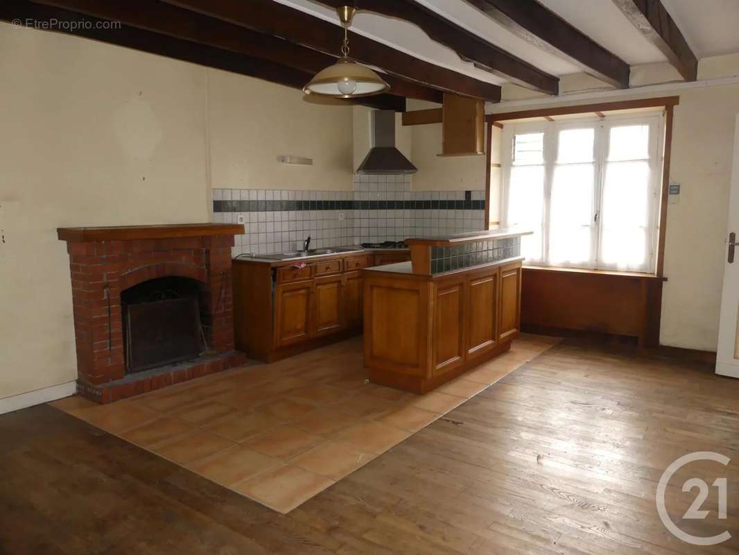 Maison à LA CHAPELLE-DE-BRAIN